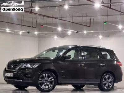 Nissan Pathfinder SV 4
