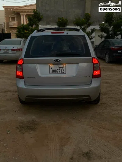 كيا كارينز X-Line 4