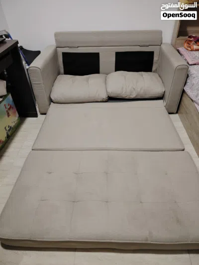 2 seater sofa as good as new 2
