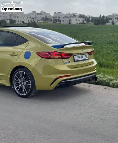 هيونداي افانتي SE 3