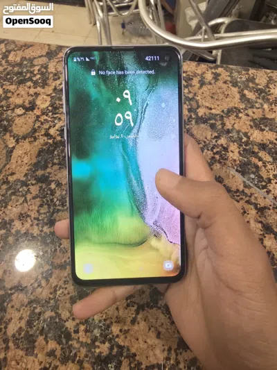 الوحش S10e الأمريكي من سامسونج 2