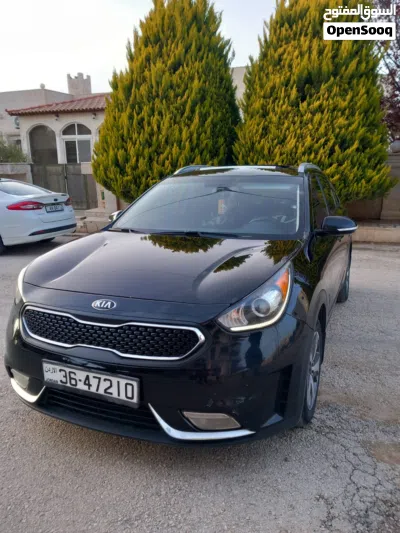 Kia Niro EX Touring 3
