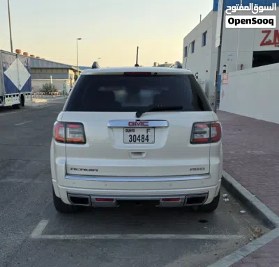 GMC Acadia Denali 2