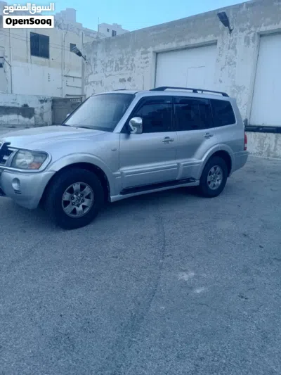 ميتسوبيشي باجيرو Standard 4