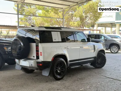 Land Rover Defender 110 4
