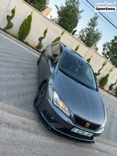 سيات ليون Standard 3
