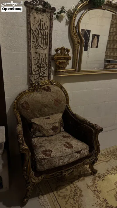 طقم كنب حفر بحالة ممتازة 2