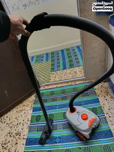 مكنسة كهربائية بطح نوع ساميكس قوة الشفط 1300 واط بحالة جيدة جدا استعمال منزلي فقط 4