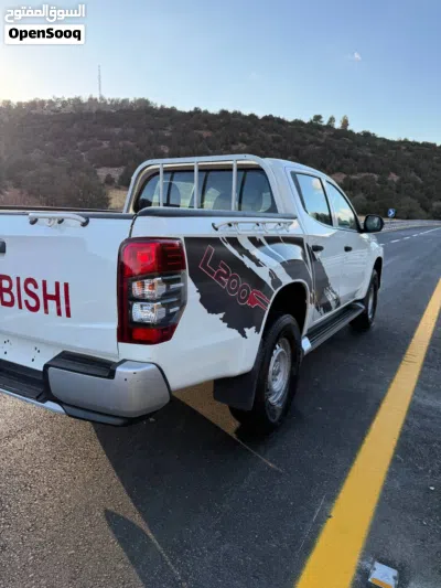 Mitsubishi L200 Standard 4
