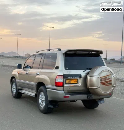 تويوتا لاند كروزر GXR 3