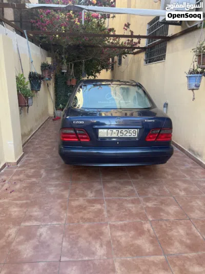 Mercedes Benz E-Class E 200 2