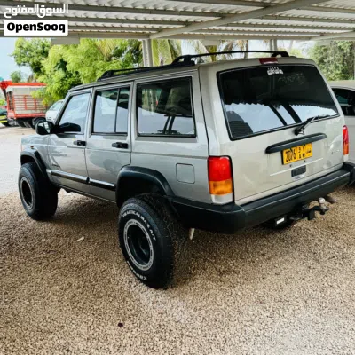 Jeep Cherokee Latitude LUX 2