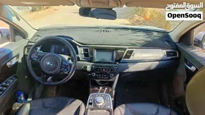 Kia Niro EX 2