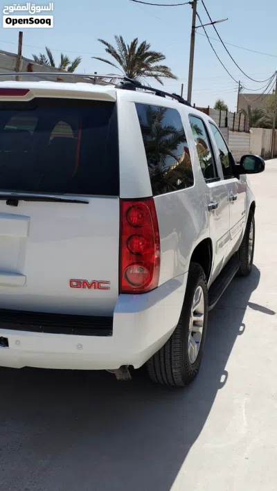 GMC Yukon SLE 3