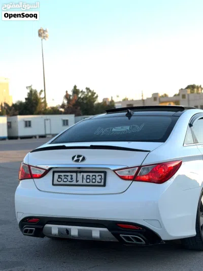 Hyundai Sonata Standard 4