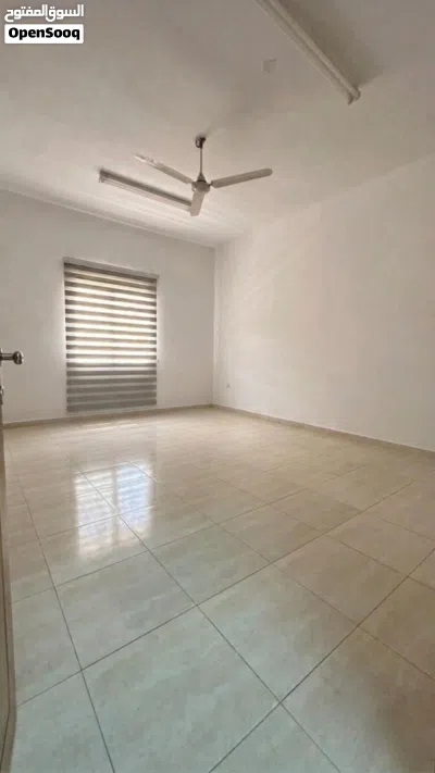 Office for Rent in Azaiba/مكتب للإيجار في العذيبة 4