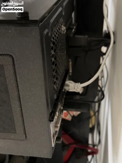 Gaming pc + monitor 4