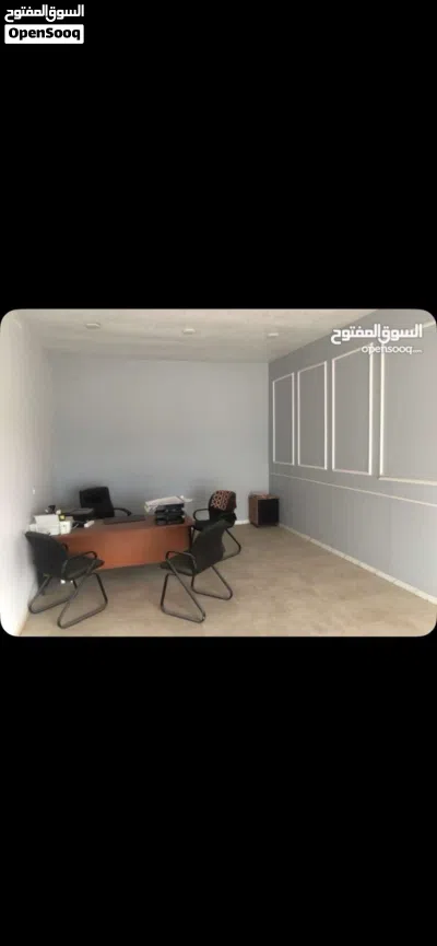 محل للايجار موجود فيه مكيف حاله ممتازه وجبس موقع محل ممتاز 4