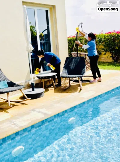 PROFESSIONAL CLEANERS AVAILABLE 4