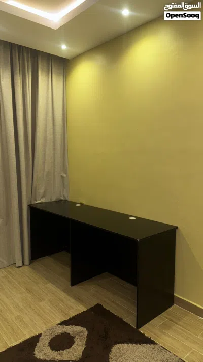 للبيع طاوله 2 متر 2