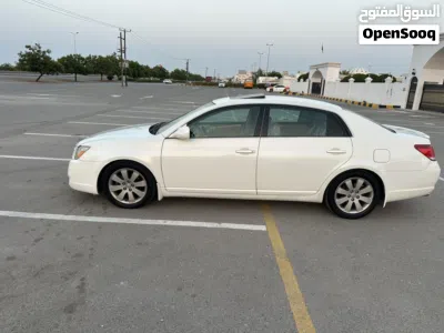 Toyota Avalon XLS 2