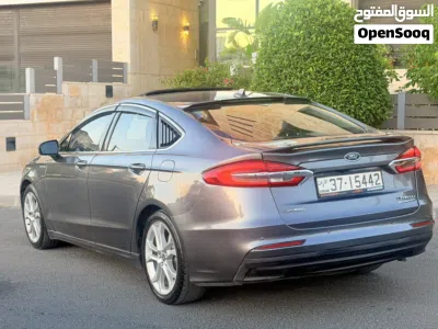 Ford Fusion Titanium 2
