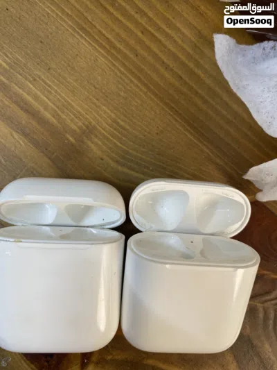 للبيع علبة شحن عدد 2 AirPods أصلي 2