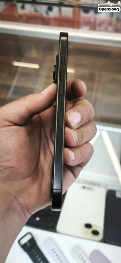 iphone 16 pro max تخزين 256g بطارية 87% لون اسود بحالة وكالة الوكالة خالي من الخدوش بسعر الحررررق 4