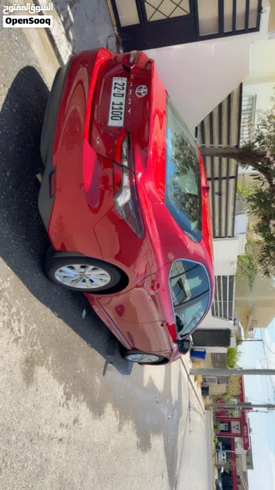 Toyota Camry LE 4
