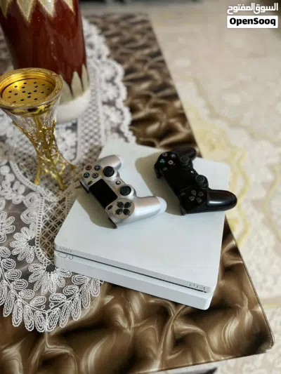 بلاي ستيشن4 نضيف للبيع استعمال علي نضافه 2