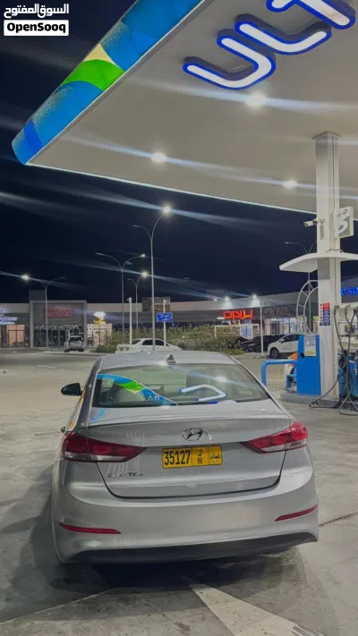 Hyundai Elantra SE 2