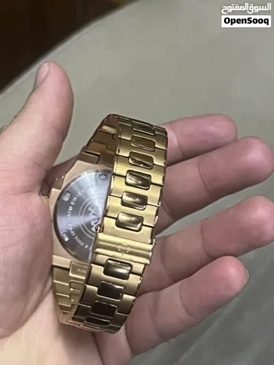 باتيك فيليب اللون روز كولد بطاريه 4