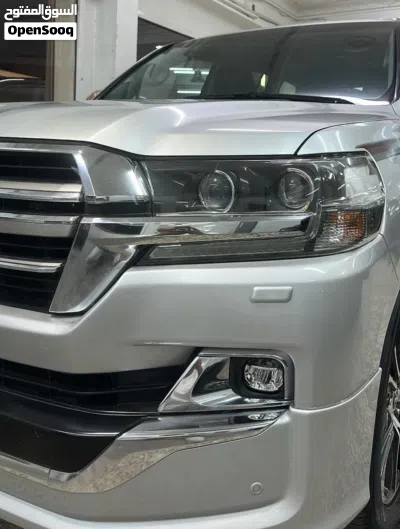 تويوتا لاند كروزر Grand Touring 4