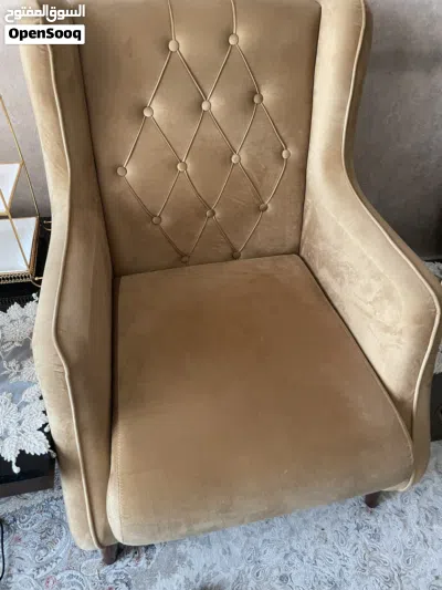 قنفات 2 كراسي 2 قنفات كبيره و1 قنفه صغيره 4