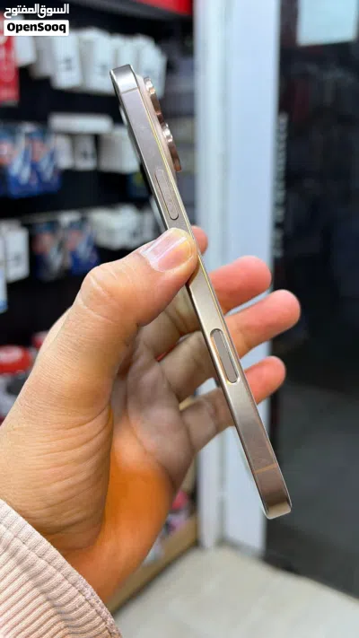 iPhone 16 Pro Max مستعمل للبيع 3