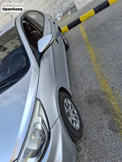 Hyundai Accent Standard 4