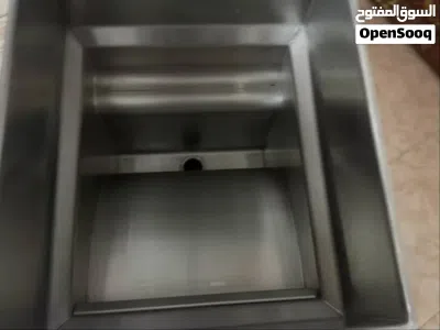 ماكينة بروست الحالة: جديدة بالقرطاس (كرت). الصناعة: أمريكي (درجة أولى). التشغيل: كهرباء. 2