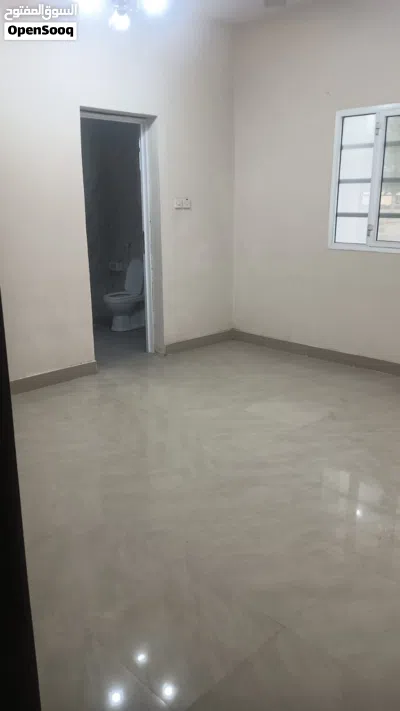 شقة للايجار في الخوض خط شارع ميزون 4