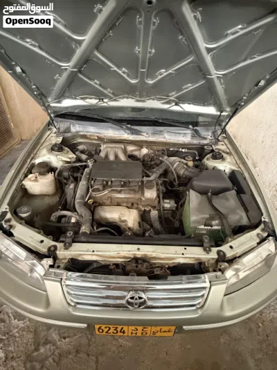 Toyota Camry GLE 4