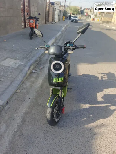 للبيع R9 2025 4