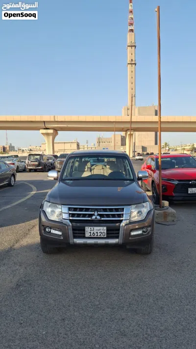 ميتسوبيشي باجيرو GLS 2