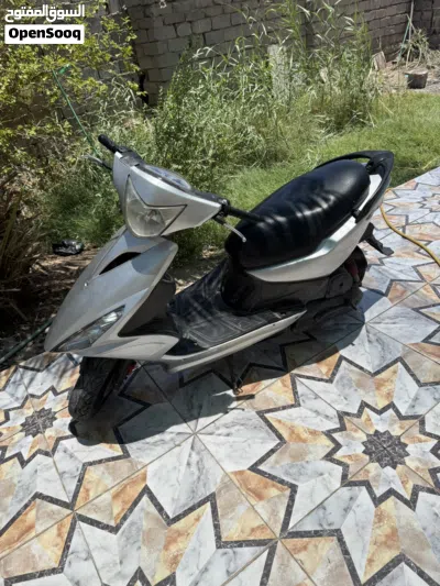 Yamaha XMAX 2