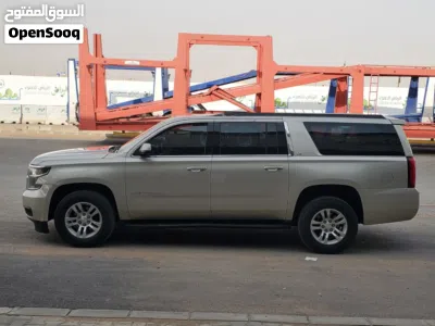 Chevrolet Suburban Standard 2