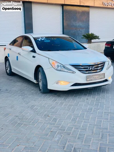 Hyundai Sonata SE 3