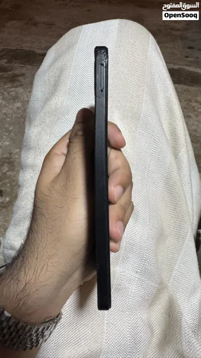 هاتف ريدمي أسود مستعمل بحالة جيدة مع علبة وذاكرة 256 جيجابايت ما يشتكي من شي جاهز للاستعمال اليومي 2