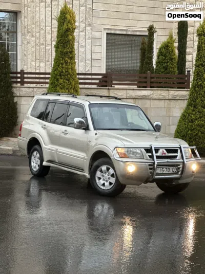 Mitsubishi Pajero GLS 2
