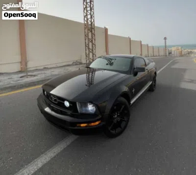 Ford Mustang Standard V6 4