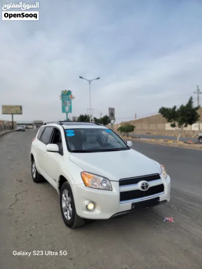 Toyota RAV 4 Limited 4