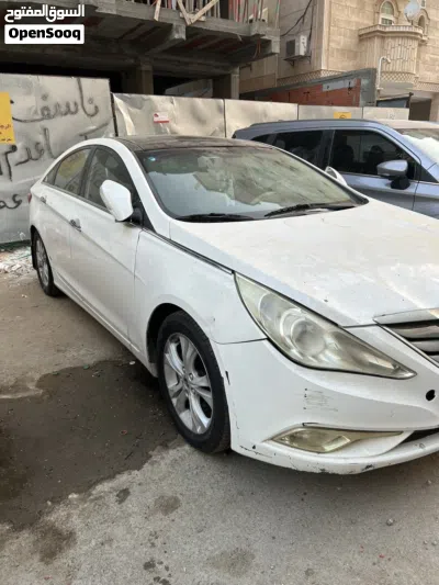 Hyundai Sonata Standard 4