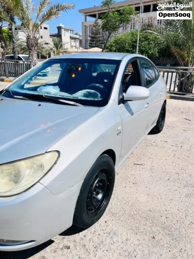 هيونداي افانتي Standard 2